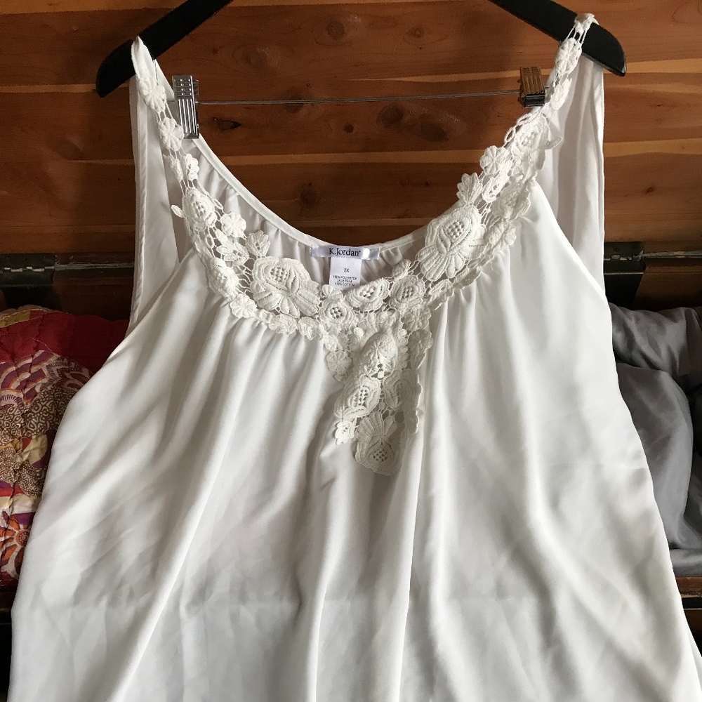 K JORDAN LACE TRIM SLEEVELESS TUNIC, NWOT